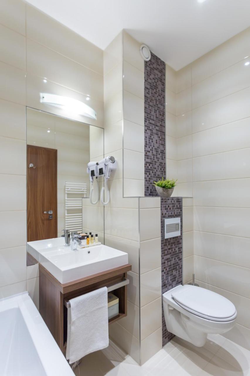 Outlet Hotel Polgar Bagian luar foto