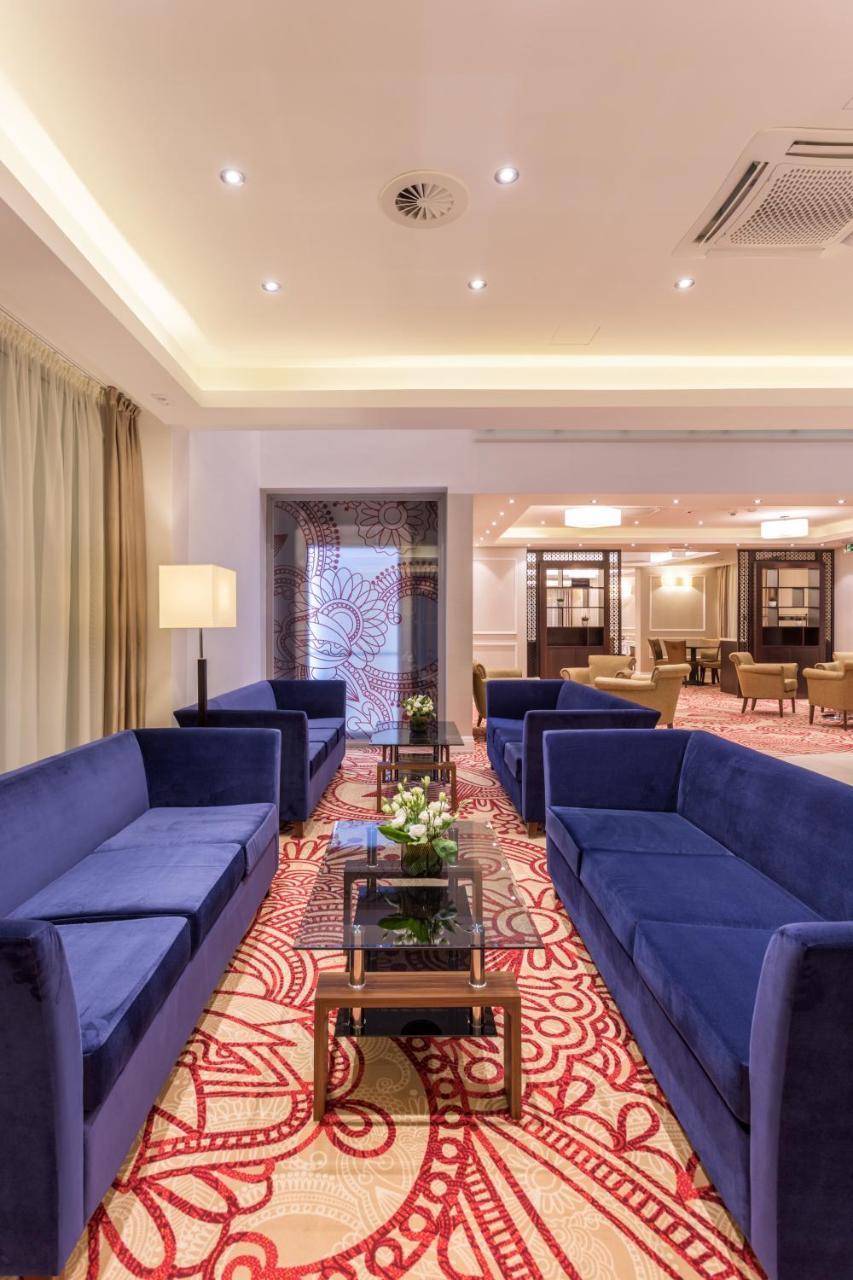 Outlet Hotel Polgar Bagian luar foto