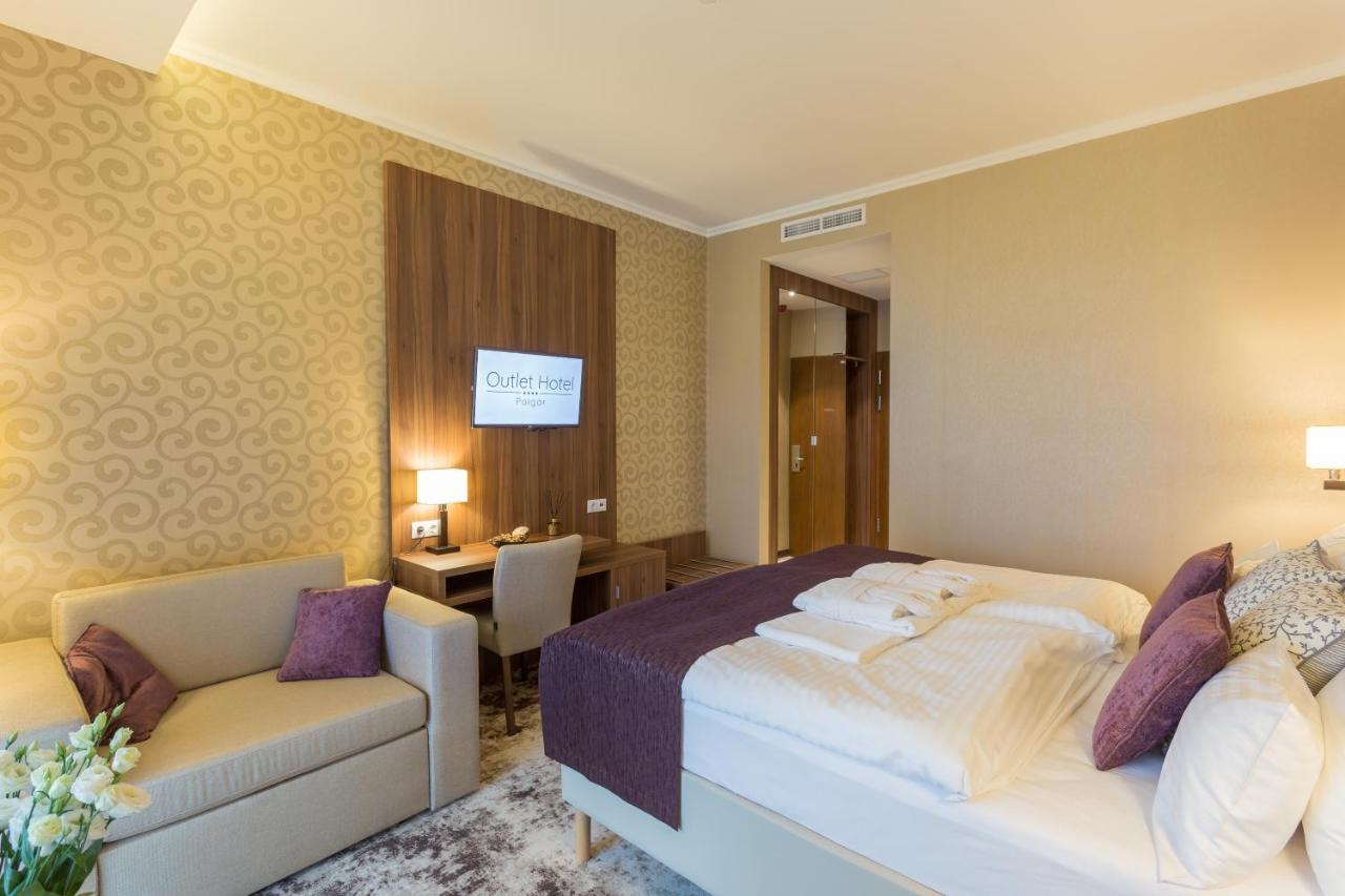 Outlet Hotel Polgar Bagian luar foto